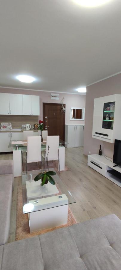 Luxury And Stylish Apartmen, Metro Station Obelya Sofia Eksteriør bilde